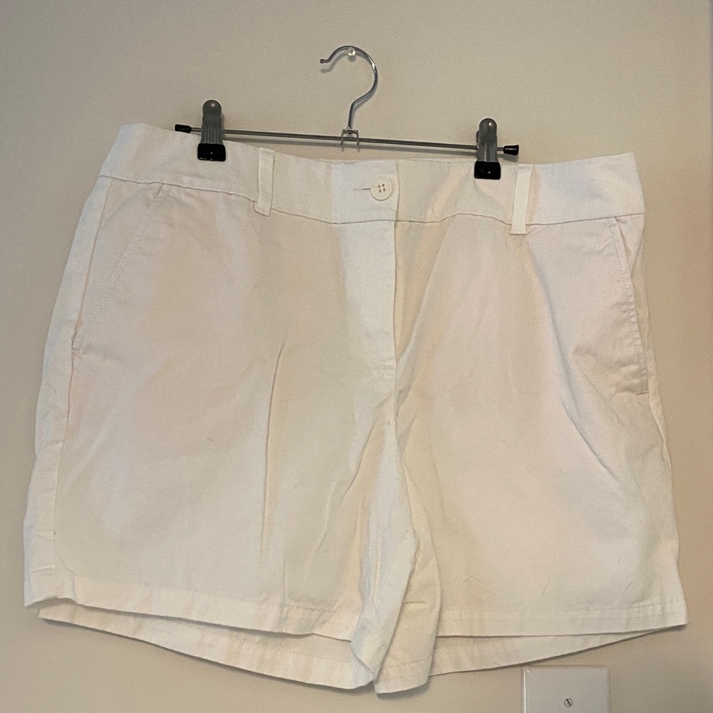 LOFT Women's White Shorts